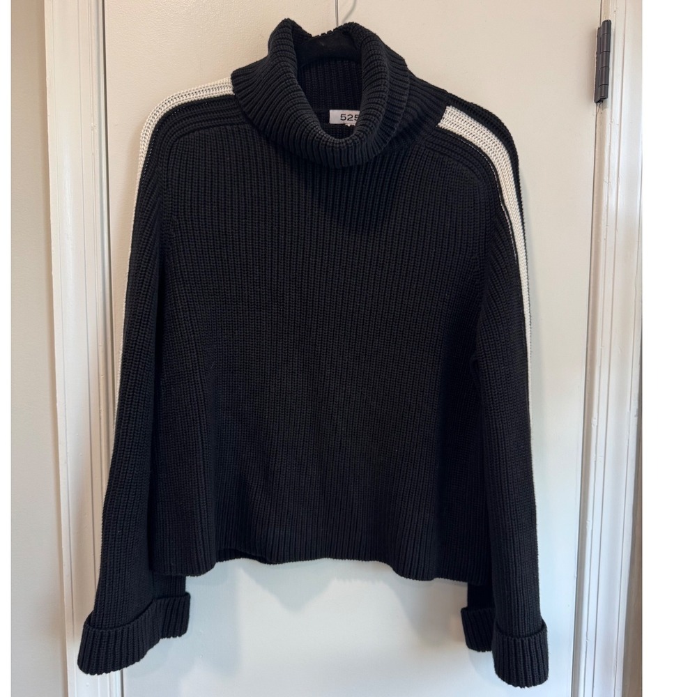 525 America Womens Black White Shaker Stitch Racing Stripe Turtleneck Sweater‎ S